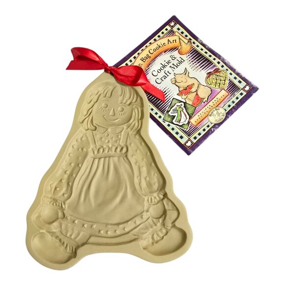 NEW Vintage 1985 Raggedy Ann Doll Cookie Mold by Brown Bag Cookie Art w/ Book - Picture 1 of 5